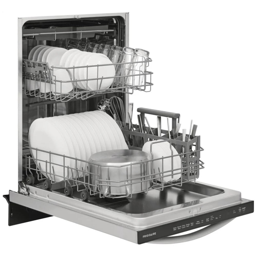 FDSH4501AS1 Dishwasher with dishes inside – A shot of the FDSH4501AS1 dishwasher filled with clean dishes, demonstrating its capacity and efficiency in handling everyday kitchen loads.