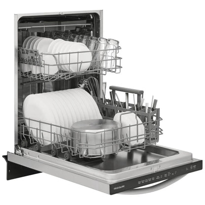 FDSH4501AS1 Dishwasher with dishes inside – A shot of the FDSH4501AS1 dishwasher filled with clean dishes, demonstrating its capacity and efficiency in handling everyday kitchen loads.